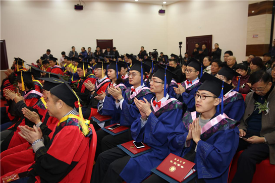 明发体育(集团)股份有限公司2019届研究生毕业典礼暨学位授予仪式举行